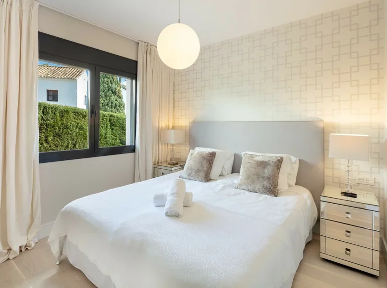 villa de 5 dormitorios 397 m² Helechosa de los Montes, España