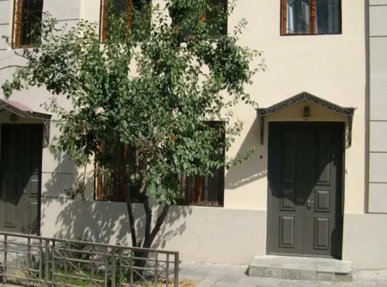 House 230 m² Tbilisi, Georgia