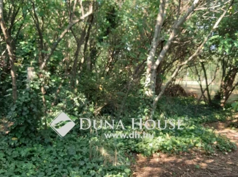 Land 1 867 m² Diosd, Hungary