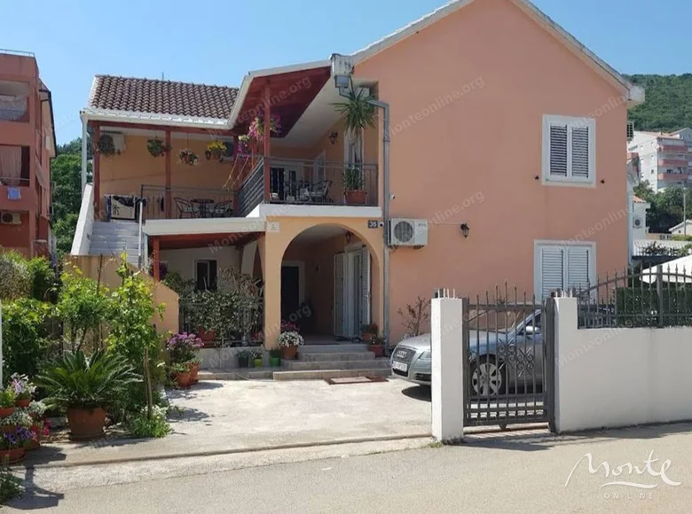 Villa 9 Schlafzimmer 220 m² Budva, Montenegro