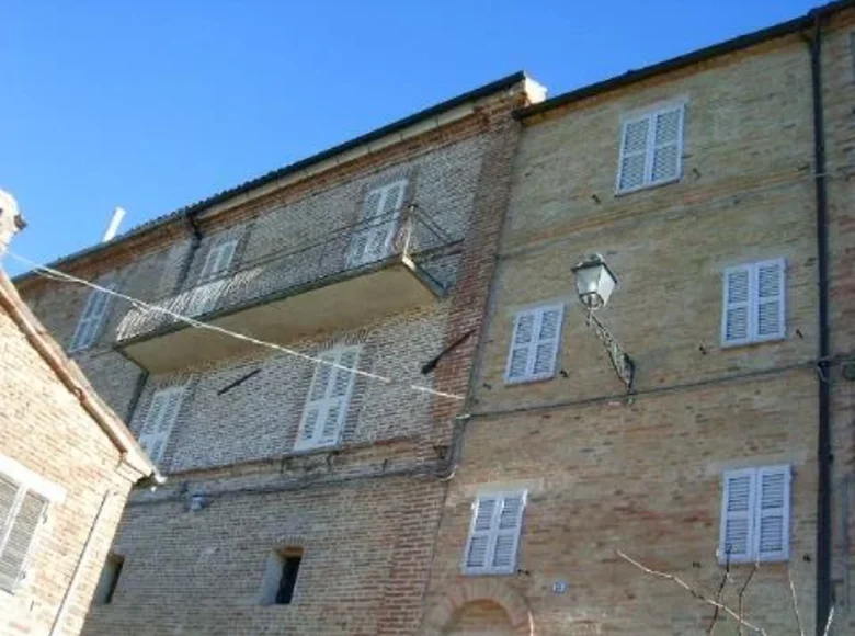 Casa 12 habitaciones 350 m² Terni, Italia