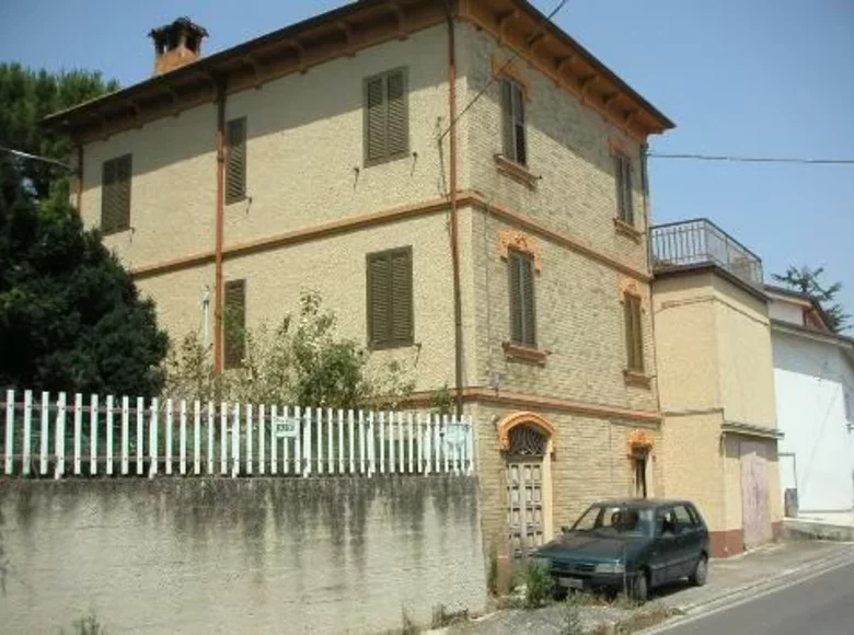 Haus 11 Zimmer 320 m² Terni, Italien