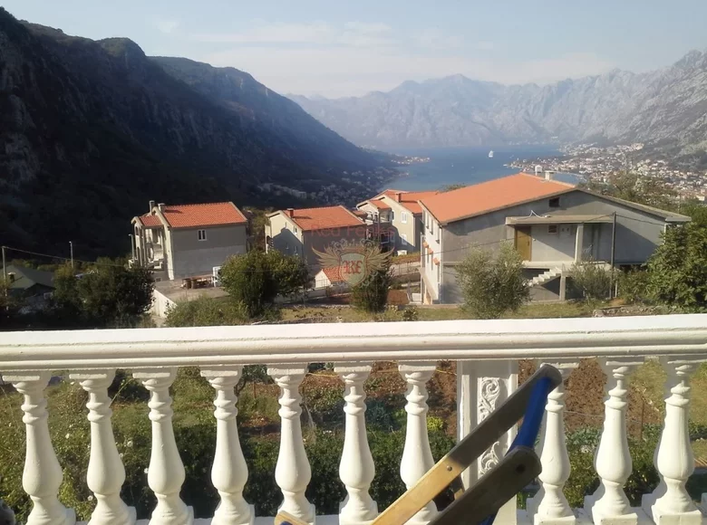 4 bedroom house 298 m² Kotor, Montenegro