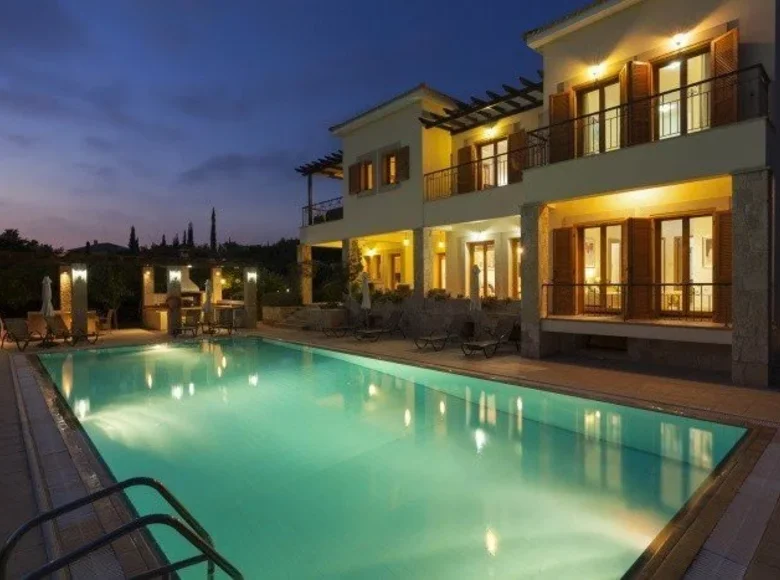 5 bedroom house 272 m² Kouklia, Cyprus