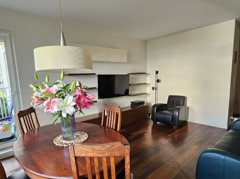3 room apartment 81 m² in Warsaw, Poland