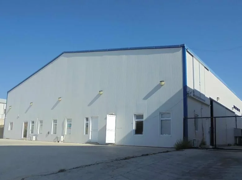 Entrepôt 3 410 m² à Ypsonas, Bases souveraines britanniques