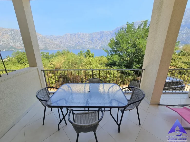Apartamento 2 habitaciones 82 m² Prcanj, Montenegro