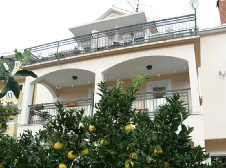 Mieszkanie 7 pokojów 350 m² Topla, Czarnogóra