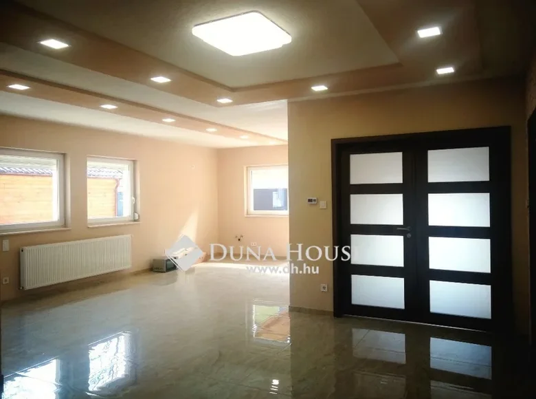 House 117 m² Dunakeszi, Hungary