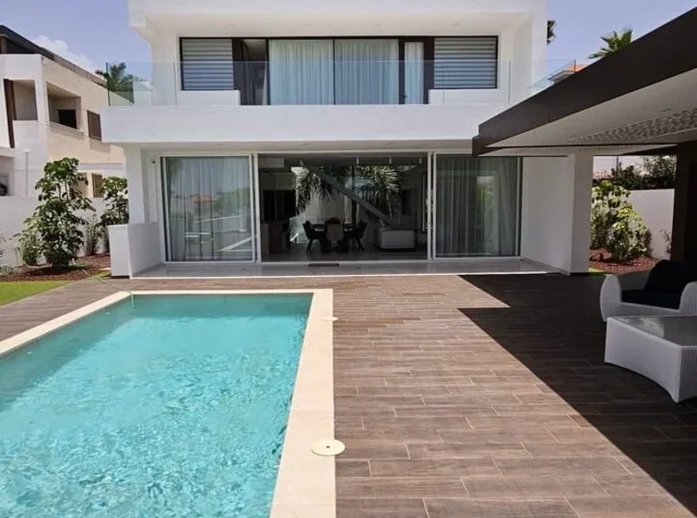 5 bedroom villa 410 m² Adeje, Spain