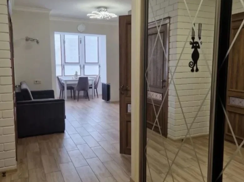 Mieszkanie 2 pokoi 64 m² Odessa, Ukraina