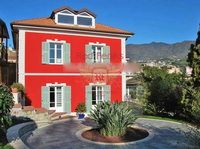 4 bedroom Villa 300 m² San-Remo, Italy