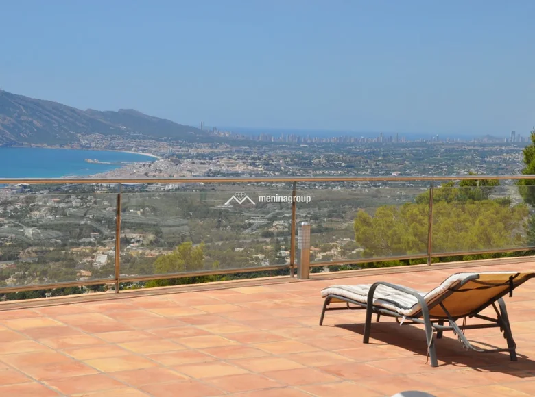 4-Schlafzimmer-Villa 300 m² Altea, Spanien