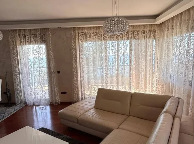 Mieszkanie 2 pokoi 120 m² Budva, Czarnogóra