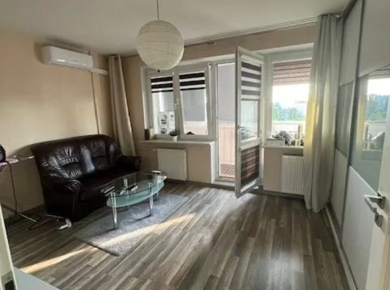 Apartamento 3 habitaciones 57 m² en Varsovia, Polonia