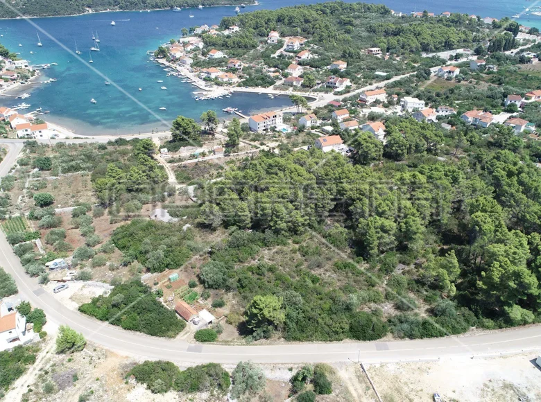 Land 1 000 m² Lumbarda, Croatia