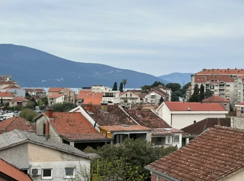 Mieszkanie 3 pokoi 230 m² Tivat, Czarnogóra