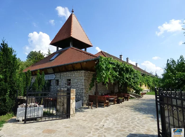 Commercial property 850 m² in Cserszegtomaj, Hungary