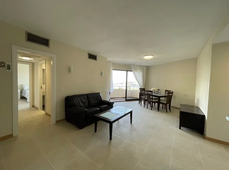 2 bedroom apartment 104 m² Estepona, Spain