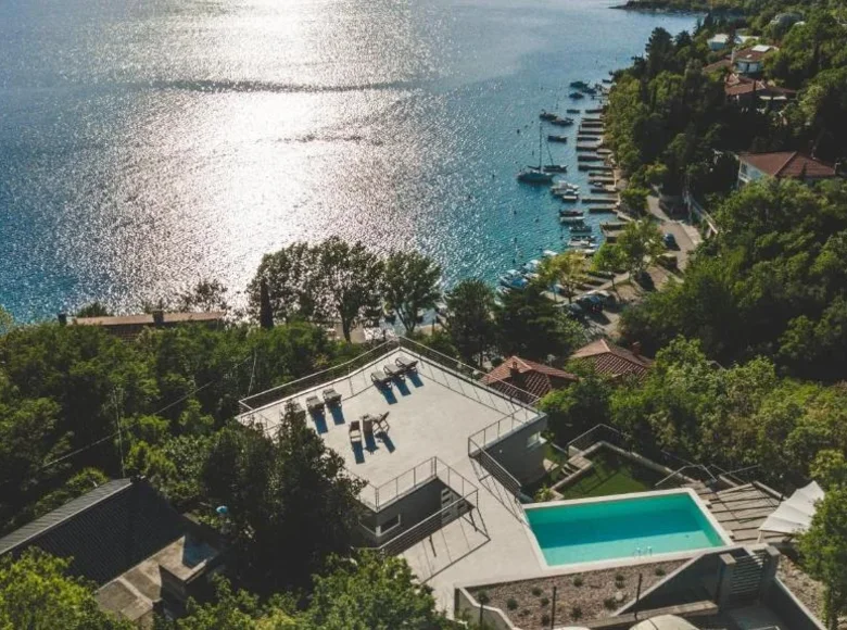 4-Schlafzimmer-Villa 230 m² Jadranovo, Kroatien