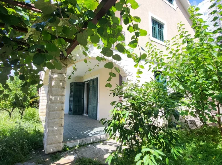 4 bedroom house 252 m² Herceg Novi, Montenegro