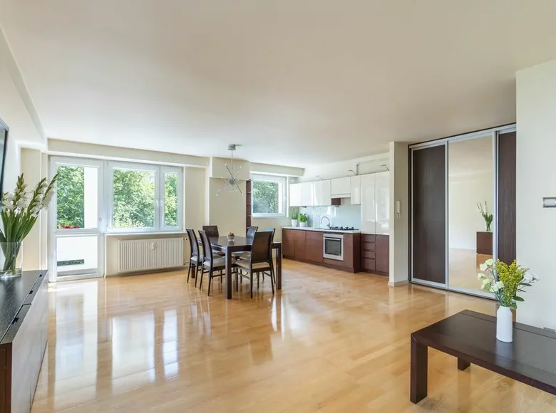 2 room apartment 60 m² in Warsaw, Poland