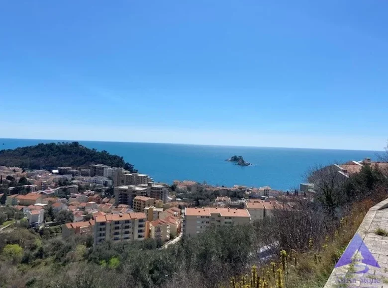 3 bedroom apartment 146 m² Petrovac, Montenegro