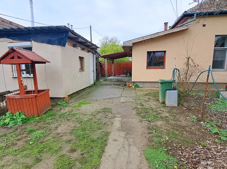 Mieszkanie 3 pokoi 43 m² Gyoemro, Węgry