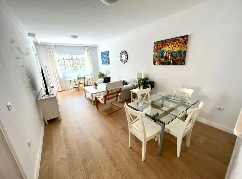 Mieszkanie 2 pokoi 84 m² Marbella, Hiszpania