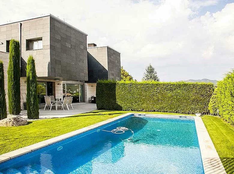 5 bedroom house 540 m² Alella, Spain