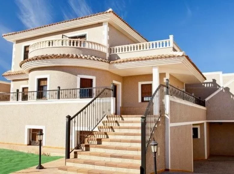 3 bedroom villa 335 m² Torrevieja, Spain