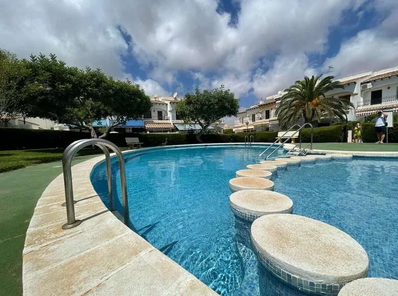 2 bedroom Villa 52 m² Torrevieja, Spain