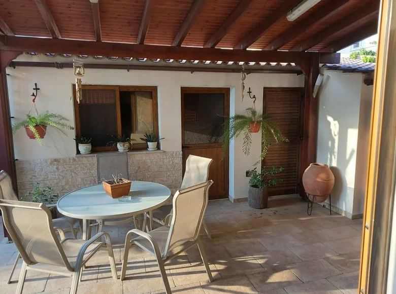 Dom 3 pokoi 250 m² Zygi, Cyprus