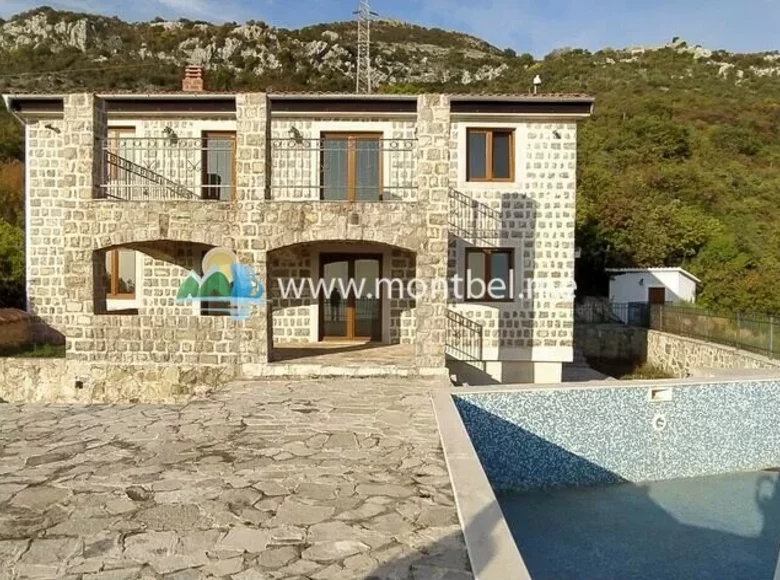 Villa 6 habitaciones 466 m² Bukovik, Montenegro
