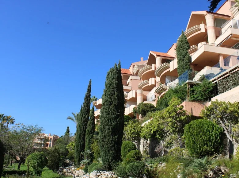 Mieszkanie 2 pokoi 117 m² Marbella, Hiszpania