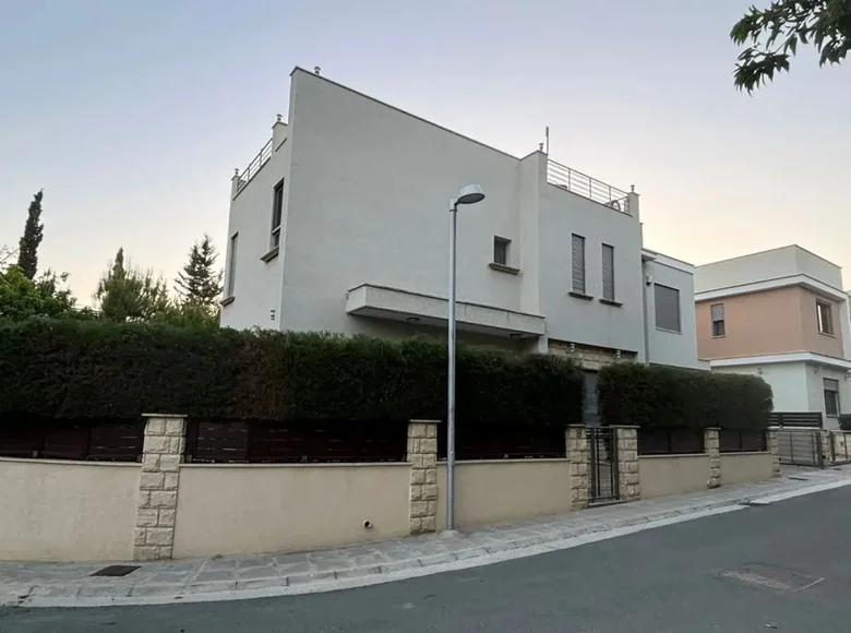 Maison 4 chambres 200 m² koinoteta agiou tychona, Chypre