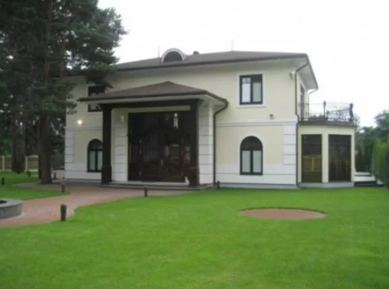 House 460 m² Jurmala, Latvia