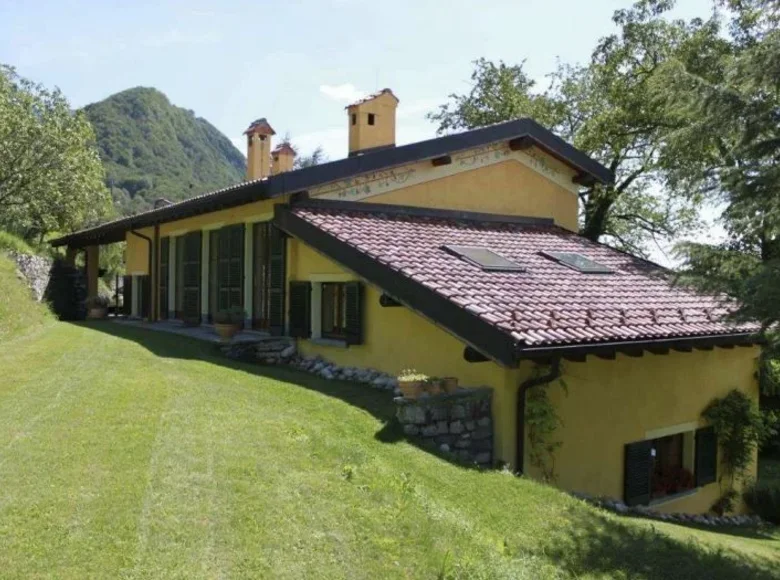 Villa 7 rooms 550 m² Arogno, Switzerland