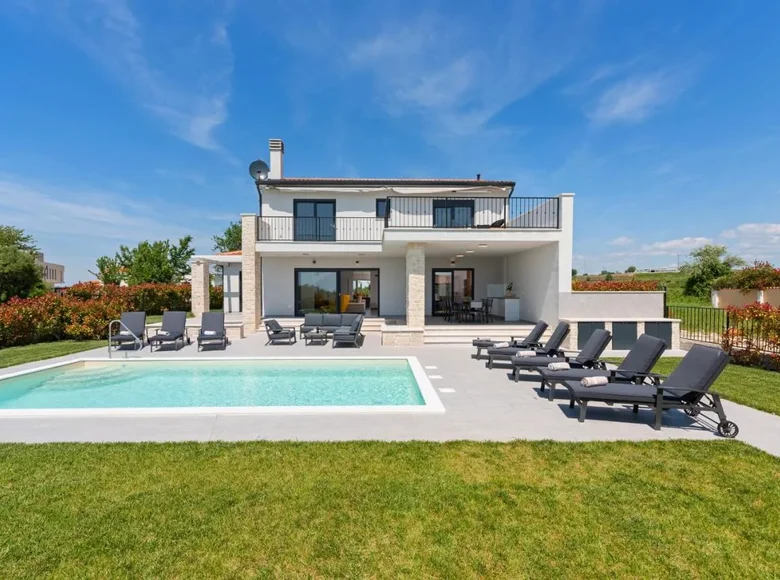 3 bedroom house 290 m² Brtonigla, Croatia