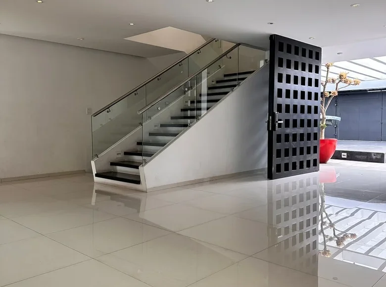 Casa 4 habitaciones 598 m² Huizachal, México