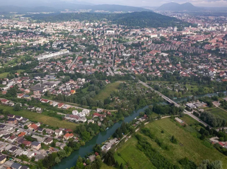 Land 2 771 m² Ljubljana, Slovenia