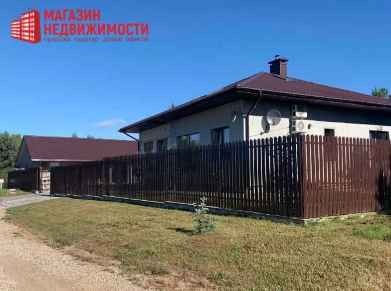 Casa 4 habitaciones 192 m² Adelski sielski Saviet, Bielorrusia