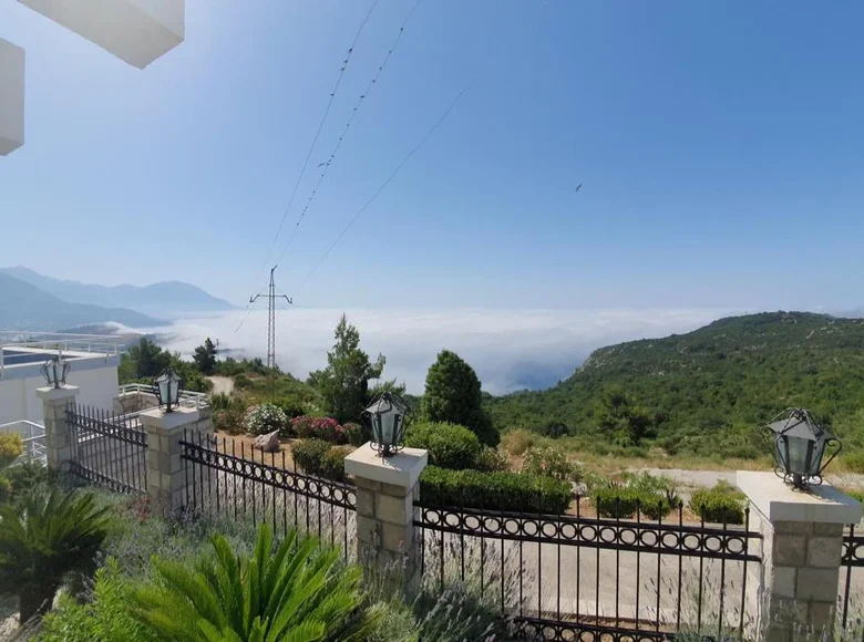 8 bedroom House 404 m² Zagrade, Montenegro