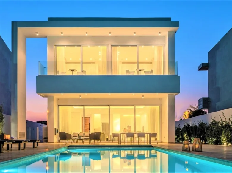5 bedroom house 434 m² Paralimni, Cyprus