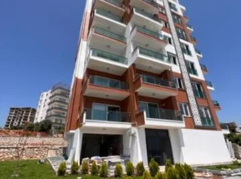 Mieszkanie 4 pokoi 150 m² Mezitli, Turcja