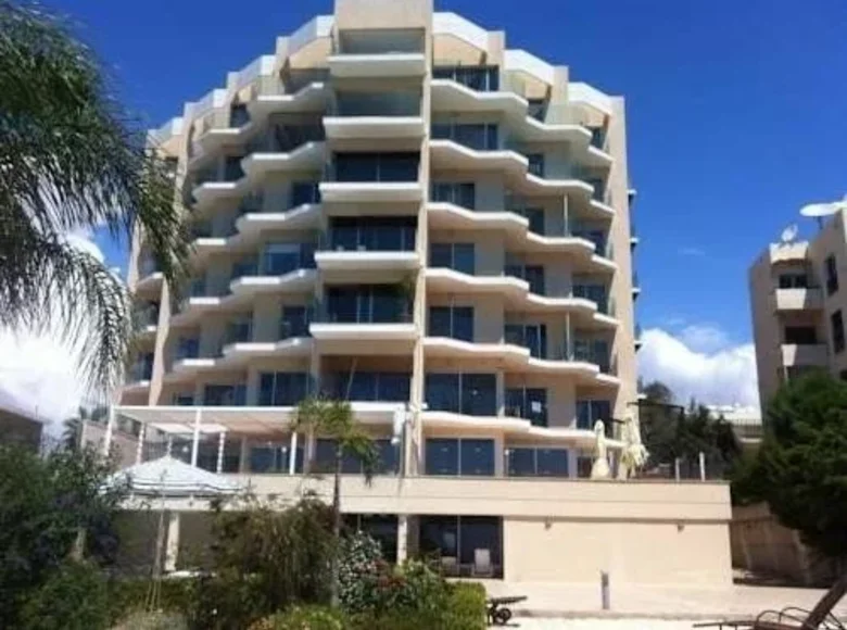 Mieszkanie 2 pokoi 120 m² Społeczność St. Tychon, Cyprus