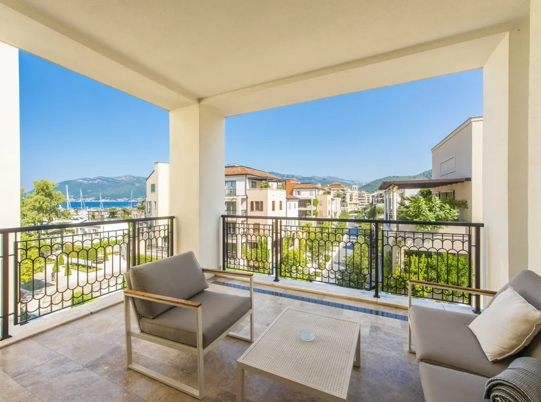 Wohnung 2 Zimmer 134 m² Tivat, Montenegro