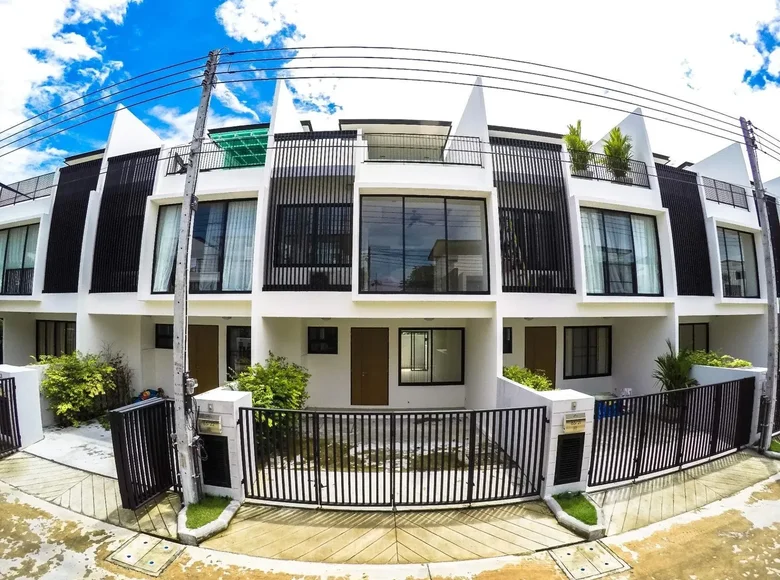 Townhouse 2 bedrooms 192 m² Phuket, Thailand