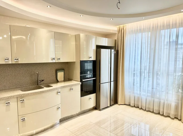 Mieszkanie 3 pokoi 110 m² Putilkovo, Rosja