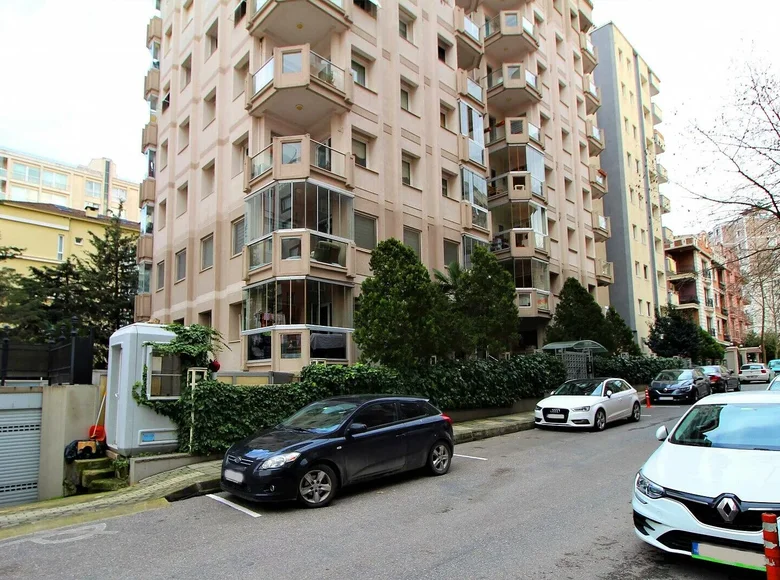 Квартира 4 комнаты 160 м² Аташехир, Турция